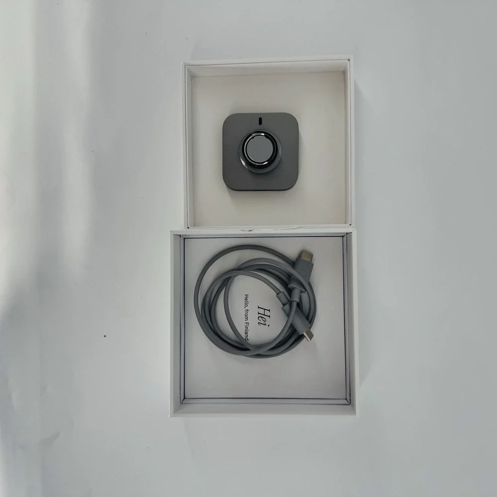 Oura Ring 4 Black Size 7 Activity Tracker OA11 OA12 with Charger iOS Android